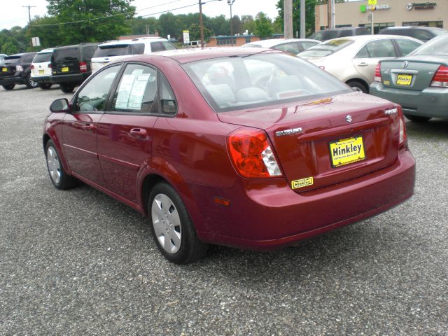 2008 Suzuki Forenza Base