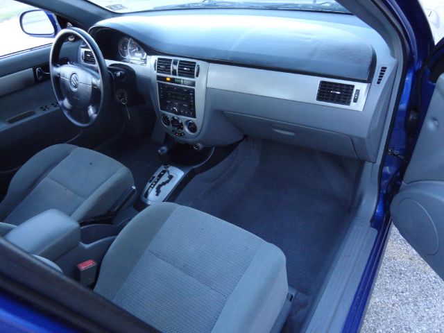 2008 Suzuki Forenza Base