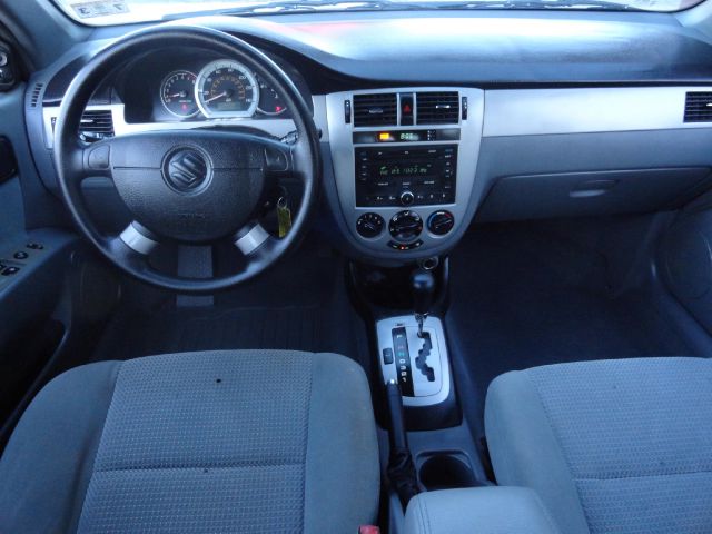 2008 Suzuki Forenza Base