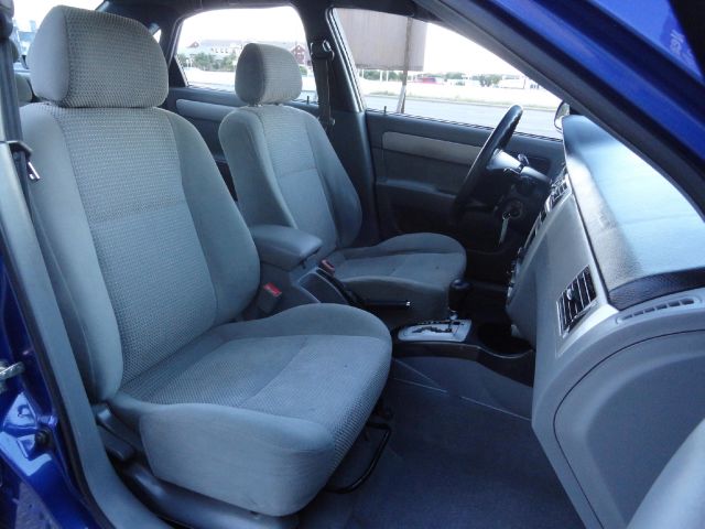2008 Suzuki Forenza Base