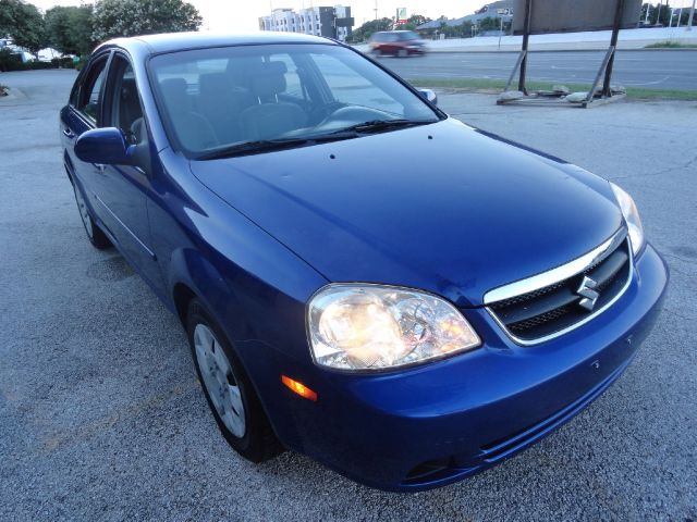 2008 Suzuki Forenza Base