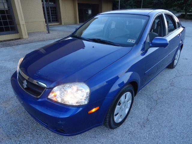 2008 Suzuki Forenza Base