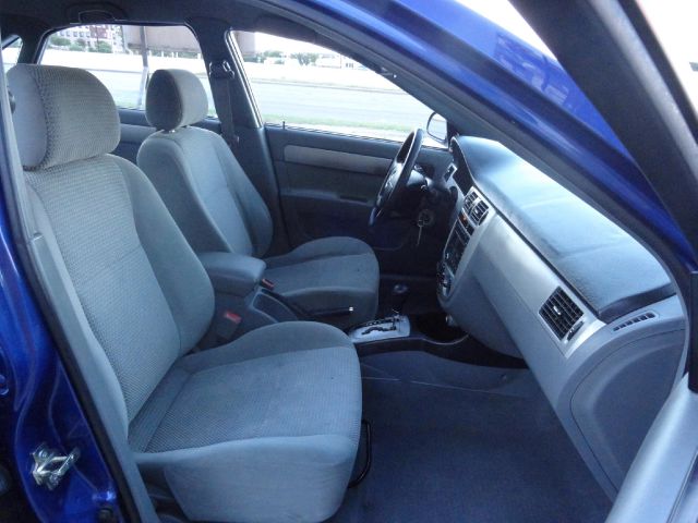 2008 Suzuki Forenza Base