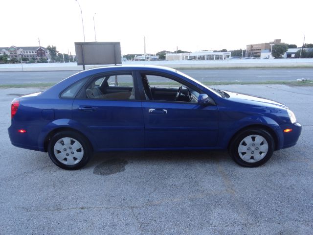2008 Suzuki Forenza Base
