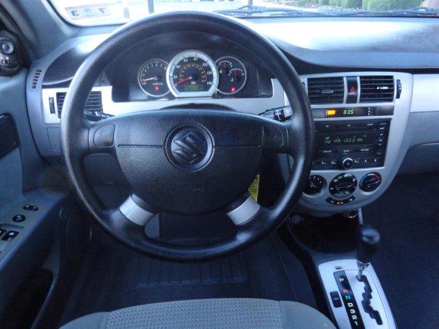 2008 Suzuki Forenza Base