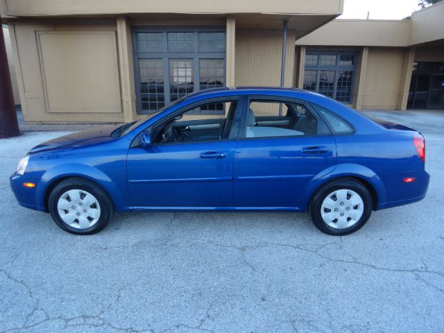 2008 Suzuki Forenza Base