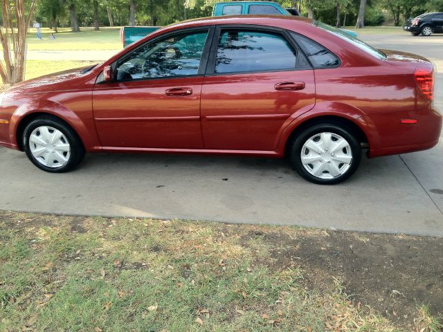 2008 Suzuki Forenza Base
