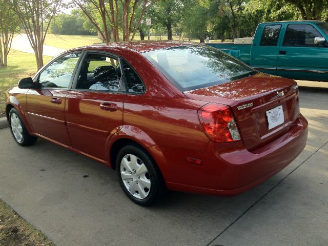 2008 Suzuki Forenza Base