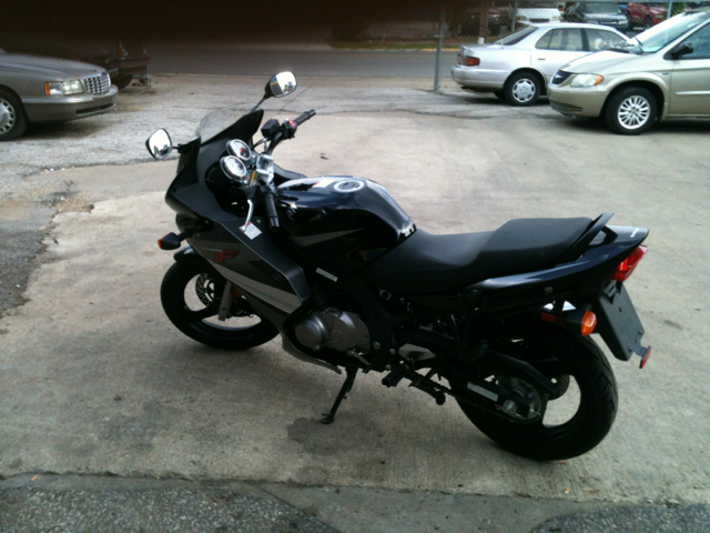 2009 Suzuki GS500E AWD / Navigation Levinson Audio