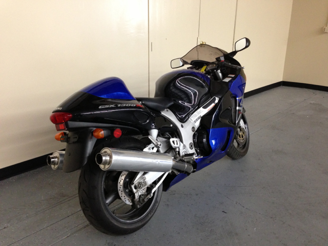 2002 Suzuki GSX1300R W/leather