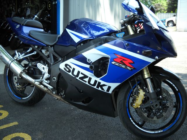 2005 Suzuki GSXR 750 Supercrew 139 Inch XLT 4WD 4x4 Truck