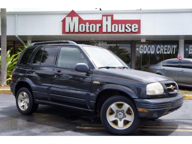 2000 Suzuki Grand Vitara LE Van