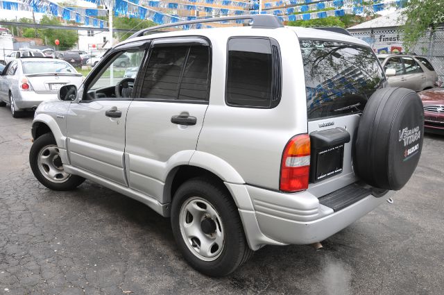 2000 Suzuki Grand Vitara LE Van