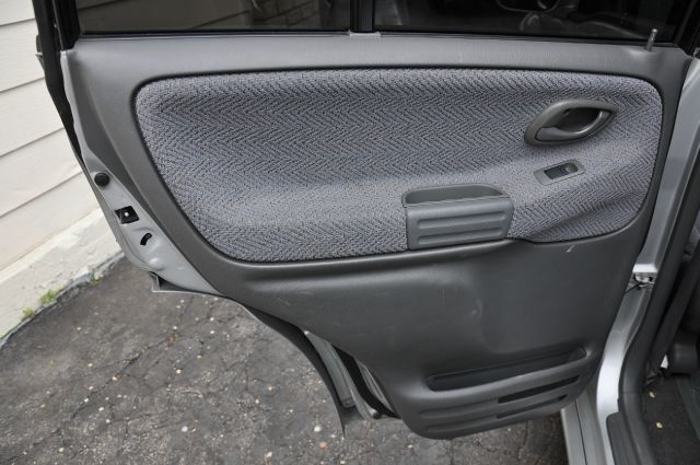 2000 Suzuki Grand Vitara LE Van