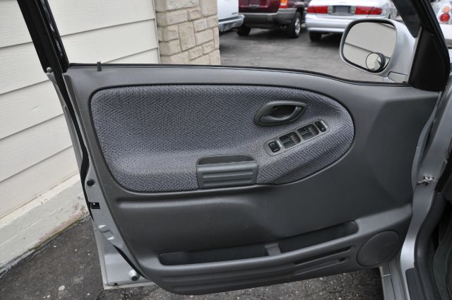 2000 Suzuki Grand Vitara LE Van