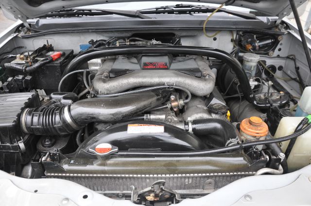 2000 Suzuki Grand Vitara LE Van