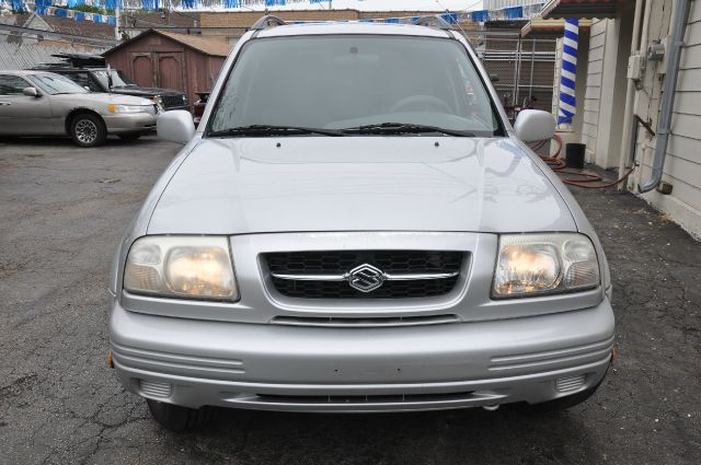 2000 Suzuki Grand Vitara LE Van