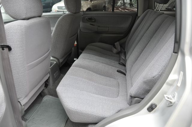 2000 Suzuki Grand Vitara LE Van