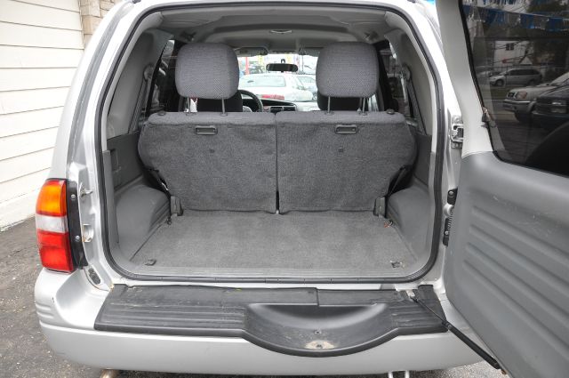 2000 Suzuki Grand Vitara LE Van