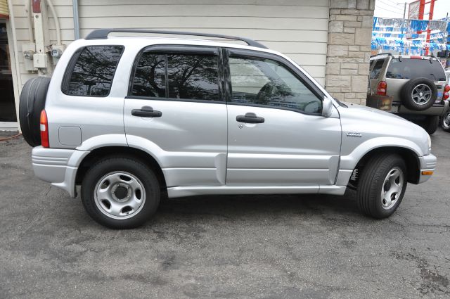 2000 Suzuki Grand Vitara LE Van