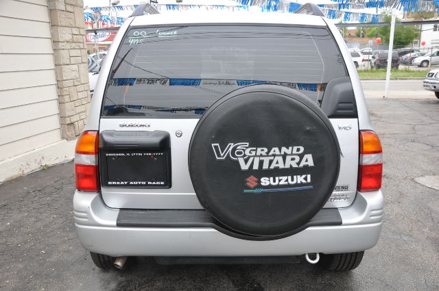 2000 Suzuki Grand Vitara LE Van