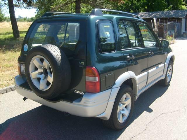 2000 Suzuki Grand Vitara SLT 25