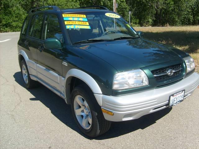 2000 Suzuki Grand Vitara SLT 25