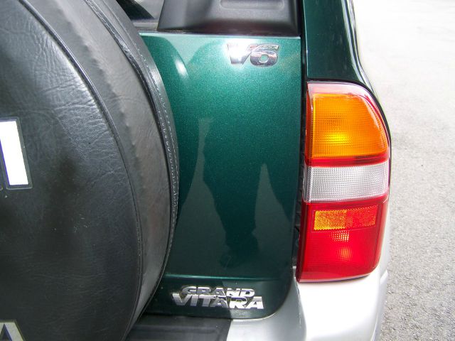 2000 Suzuki Grand Vitara SSE