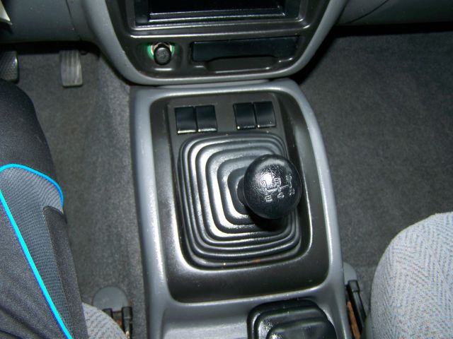 2000 Suzuki Grand Vitara SSE