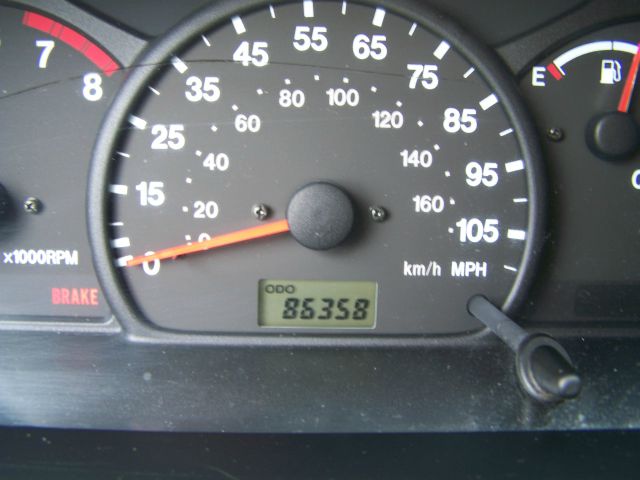 2000 Suzuki Grand Vitara SSE