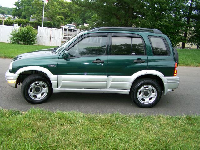 2000 Suzuki Grand Vitara SSE