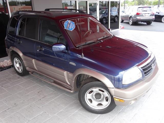 2002 Suzuki Grand Vitara LE Van