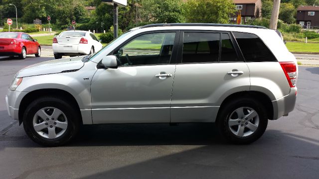 2006 Suzuki Grand Vitara 4X4 SR5 CREW