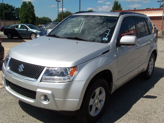 2008 Suzuki Grand Vitara 4X4 SR5 CREW