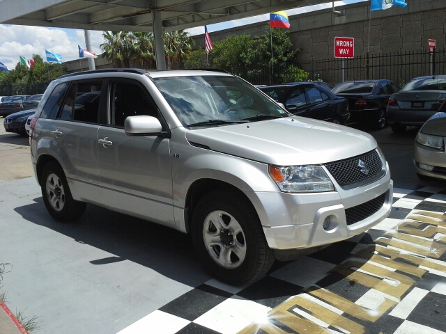 2008 Suzuki Grand Vitara 4X4 SR5 CREW