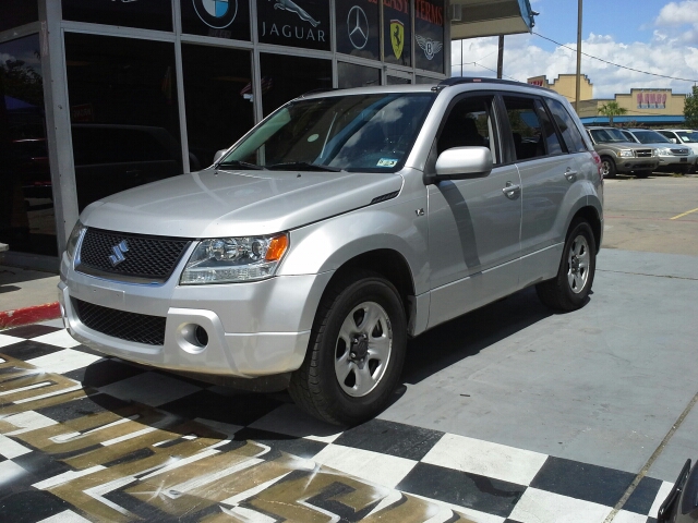 2008 Suzuki Grand Vitara 4X4 SR5 CREW