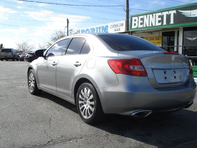 2010 Suzuki Kizashi SE