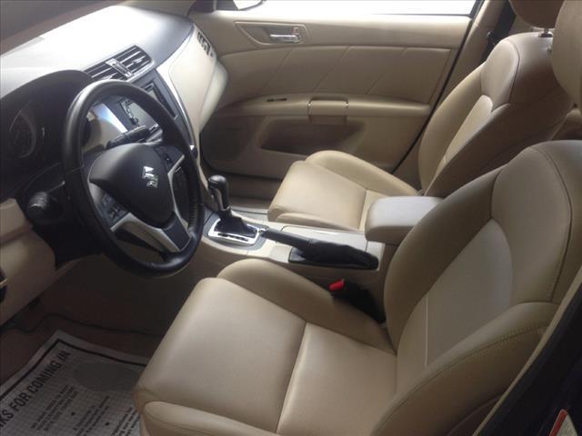 2011 Suzuki Kizashi Extended-short-sle-4wd-cd Player