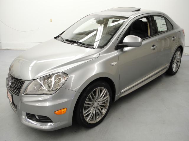 2011 Suzuki Kizashi St-extended Cab-4x4-tonneau