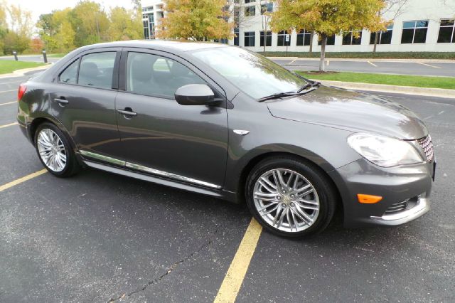 2012 Suzuki Kizashi St-extended Cab-4x4-tonneau