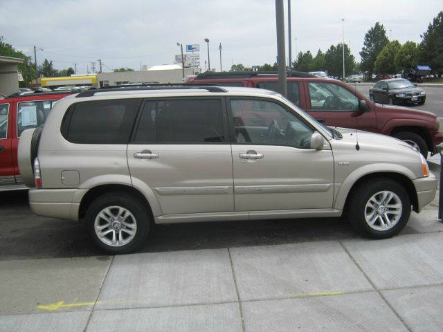 2004 Suzuki XL-7 LS Truck