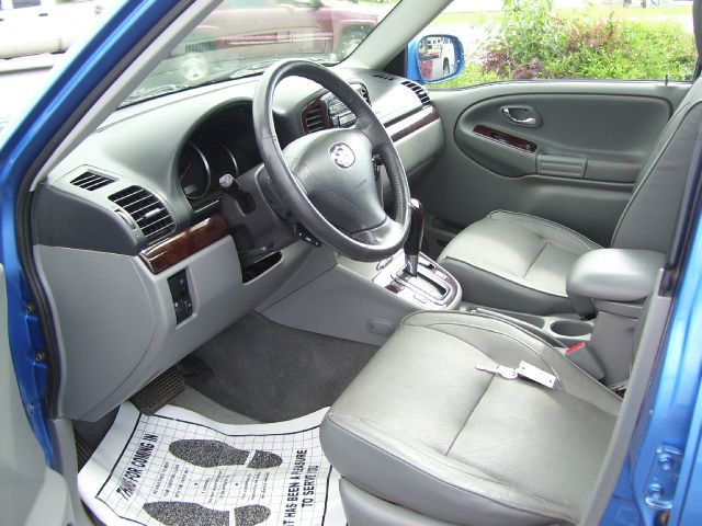 2004 Suzuki XL-7 LS Truck