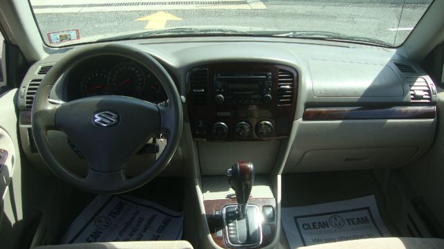 2004 Suzuki XL-7 LS Truck