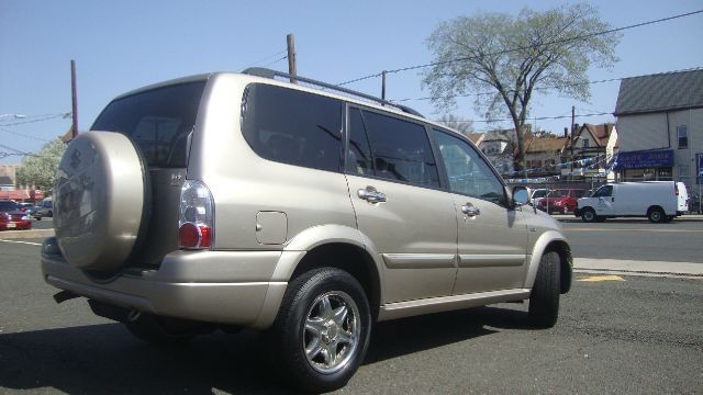 2004 Suzuki XL-7 LS Truck