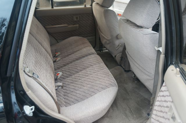 1995 Toyota 4Runner 5dr Wgn Auto STD (natl) Hatchback