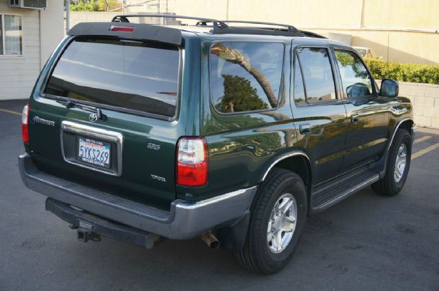2002 Toyota 4Runner 4dr Sdn 750li Xdrive AWD Sedan