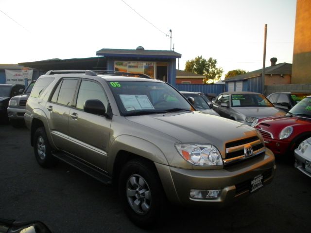 2005 Toyota 4Runner 550i 4dr Sdn RWD