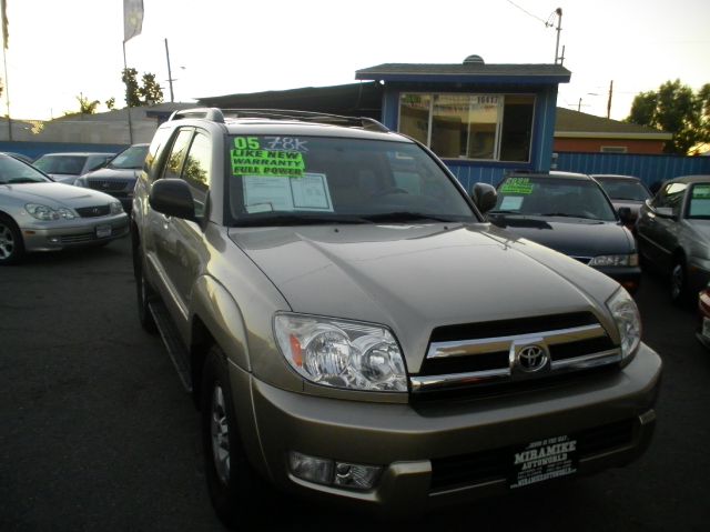 2005 Toyota 4Runner 550i 4dr Sdn RWD