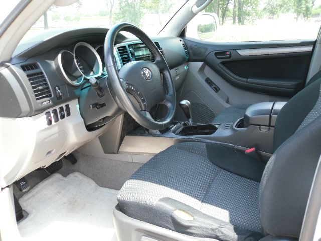 2006 Toyota 4Runner LTZ, DVD, NAV, SUN Roof, Loade