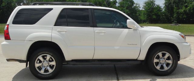 2006 Toyota 4Runner LTZ, DVD, NAV, SUN Roof, Loade